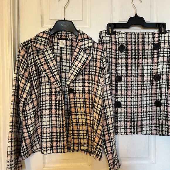 Light Suit - Picture 1 of 4